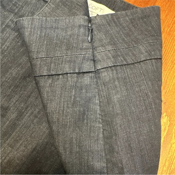 Ann Taylor Loft Size 4 Pencil Skirt Dark Blue Denim-Like Knee Length Pockets - Picture 5 of 13